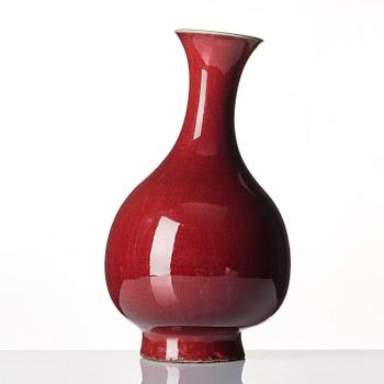 Vas, porslin. Qingdynastin, 1800-tal.