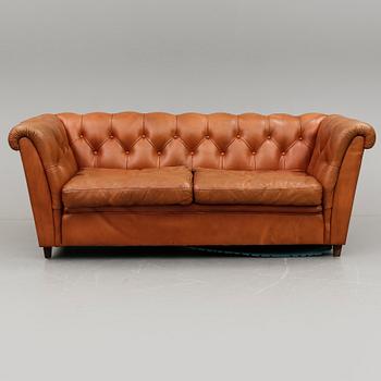 SOFFA, Chesterfield-modell, 1900-talets andra hälft.
