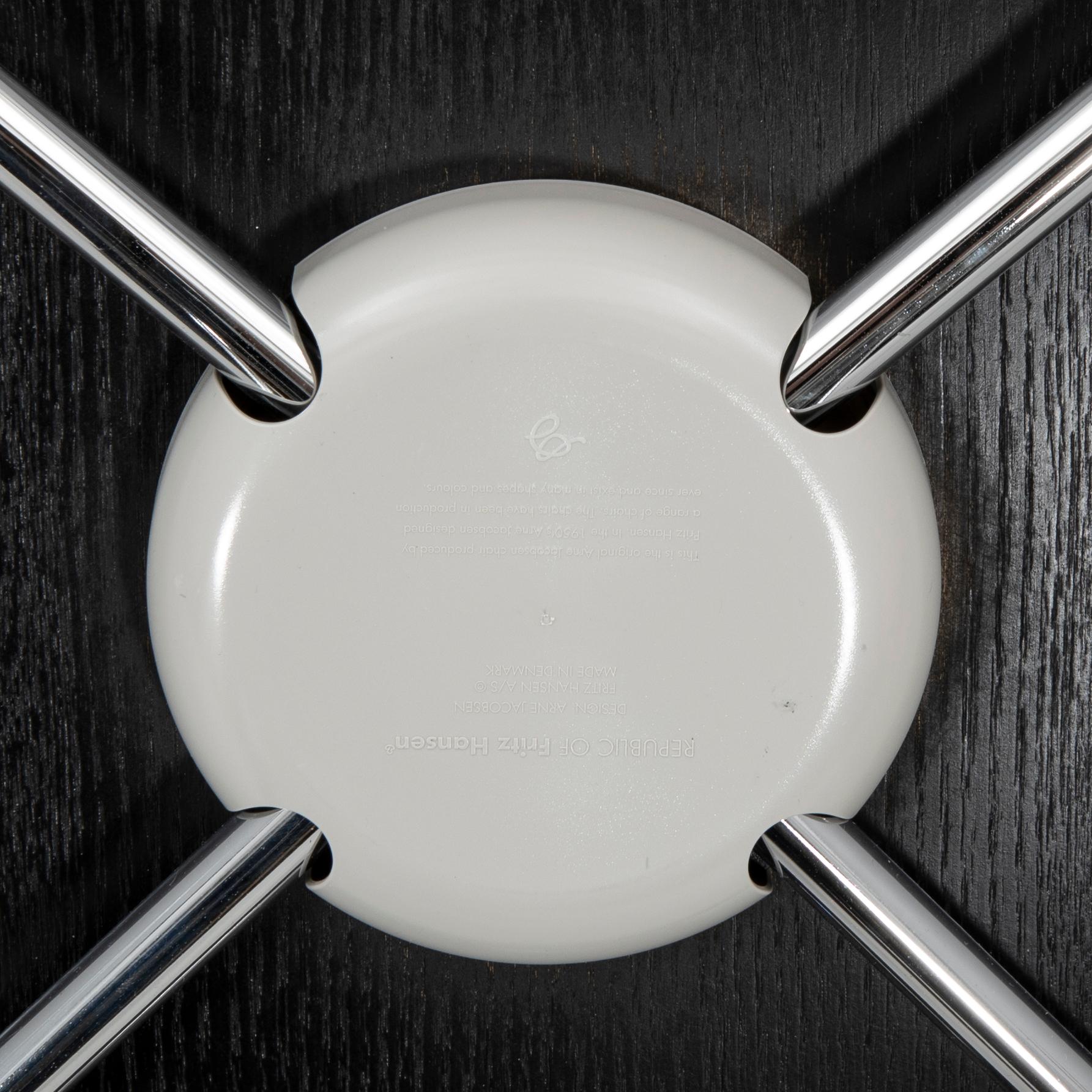 Arne Jacobsen, chair "The Swan", Fritz Hansen Denmark 2018.