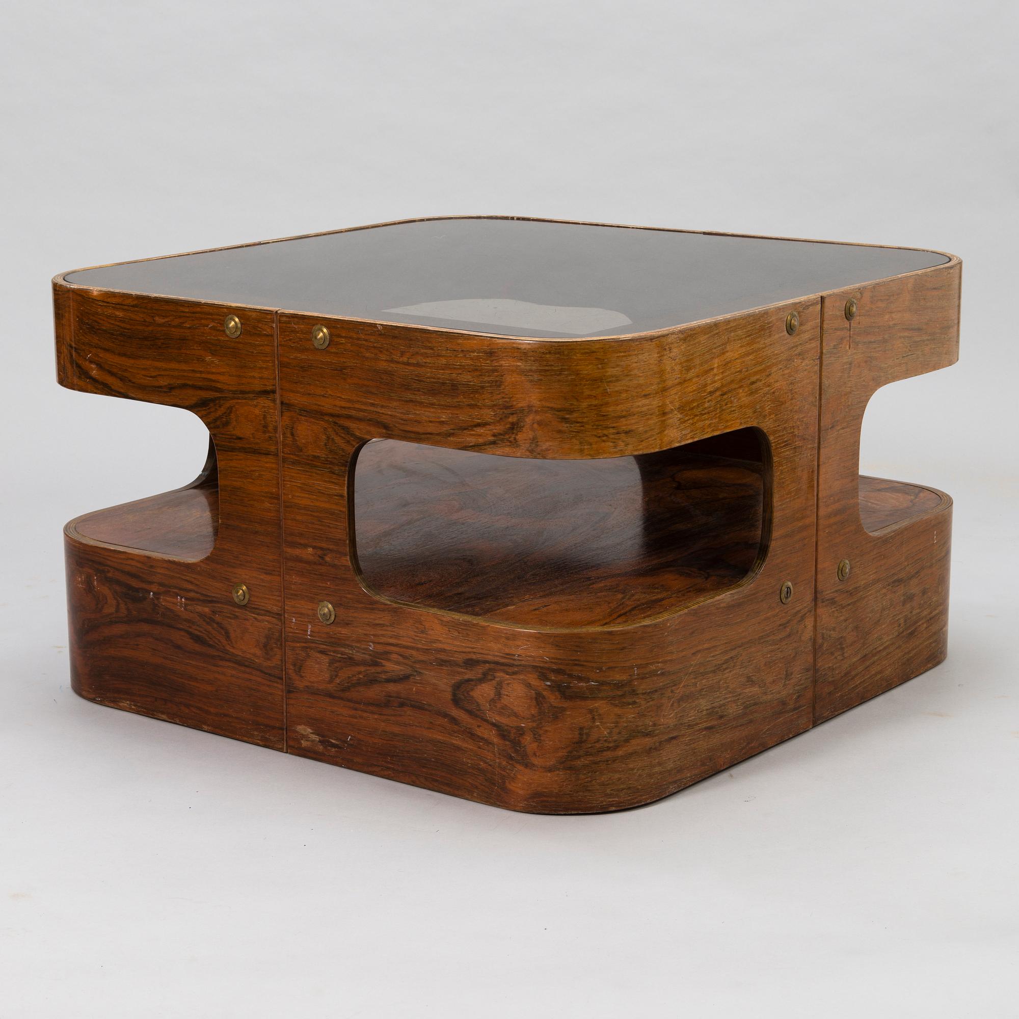 MAIJA RUOSLAHTI, sohvapöytä, valmistaja Sopenkorpi. Suunniteltu 1967.