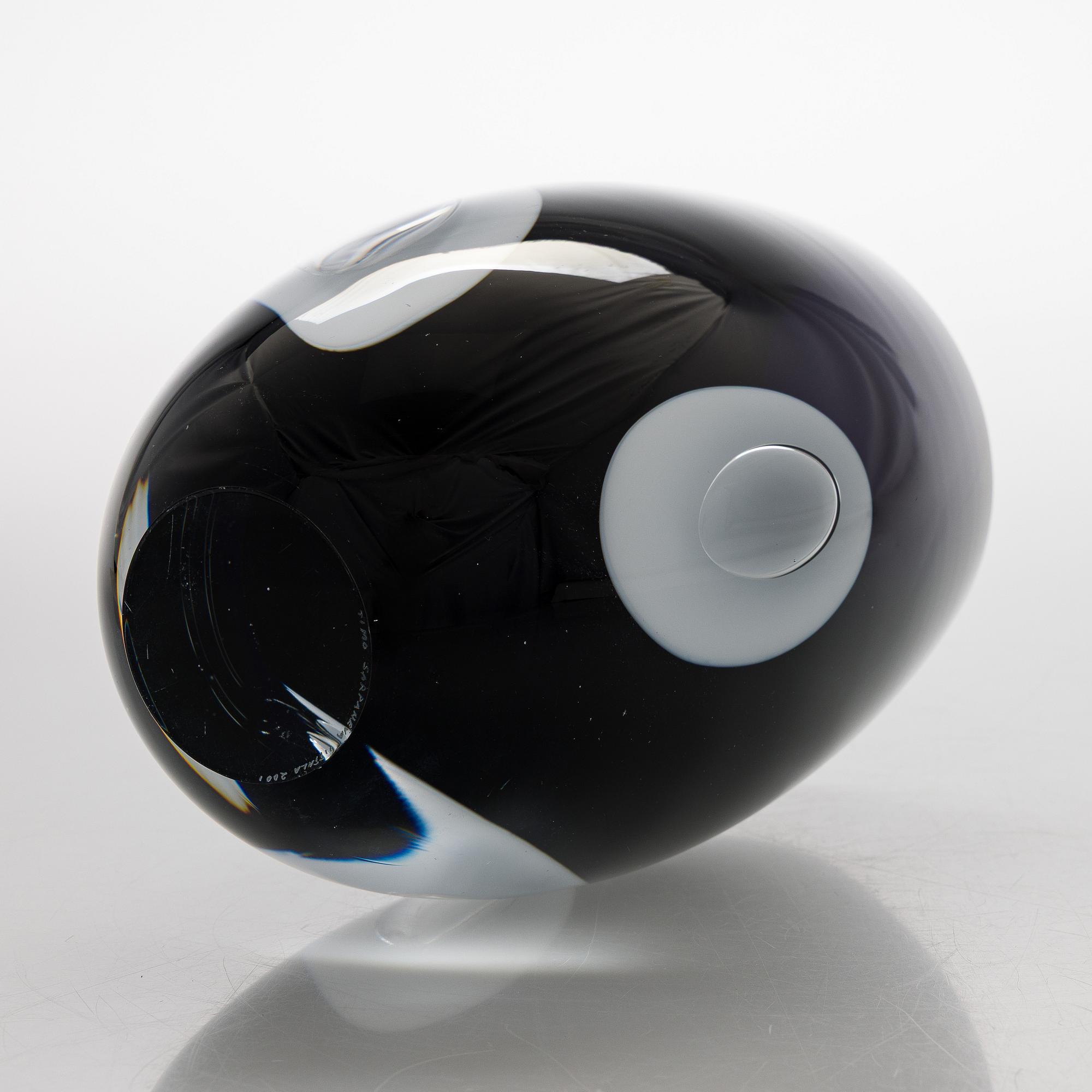 Timo Sarpaneva, a 'Claritas' glass sculpture, signed Timo Sarpaneva Iittala 2001.