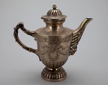KAFFEKANNA, silver, Tyskland, rysk importstämplar, omkring 1900. Vikt 562 g.