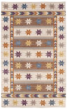 682. CARPET. "Höstmattan". Flat weave (rölakan). 395 x 239 cm. Signed AB MMF.