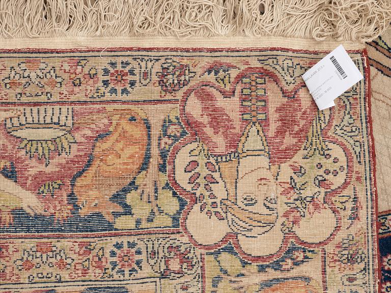 ANTIK KIRMAN LAVER. 211,5 x 132,5 cm.