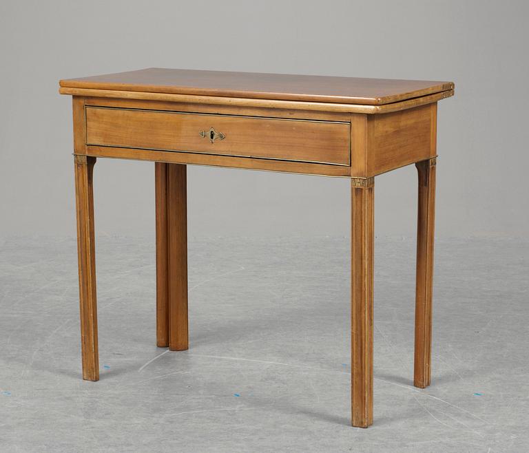 SPELBORD. Sengustavianskt.