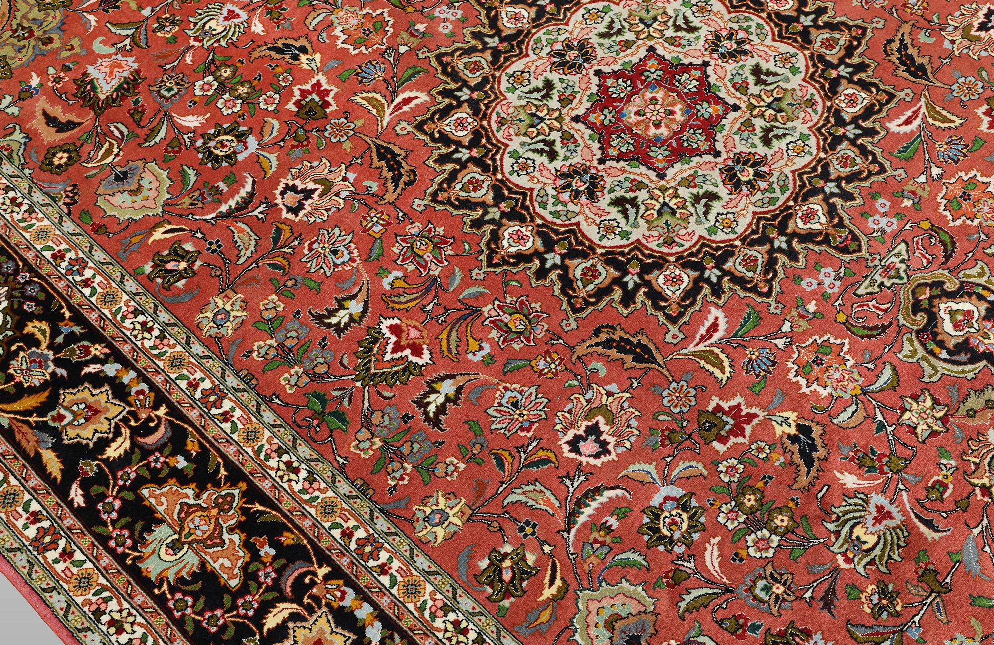 Matta, Täbriz, part silk, 292 x 202 cm.