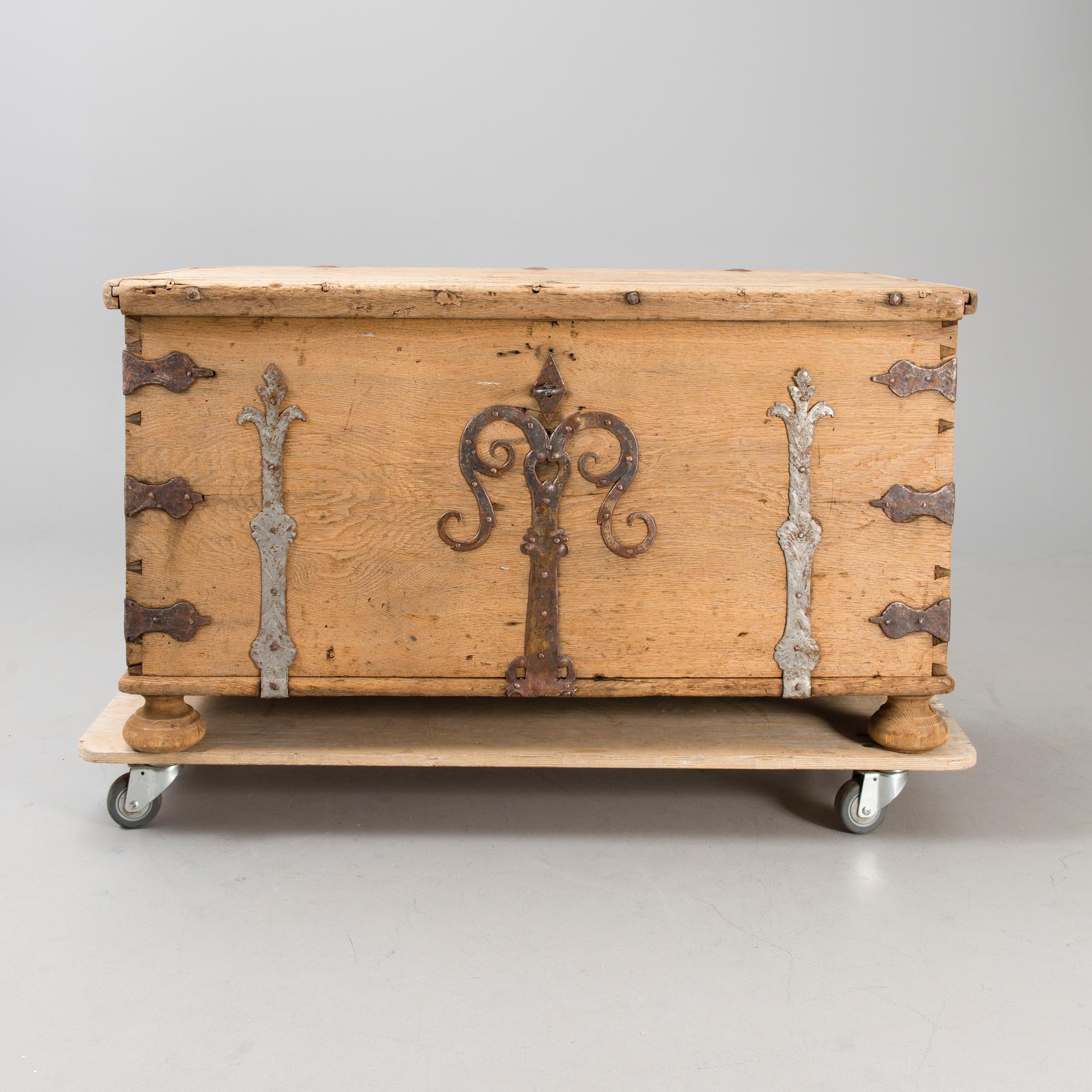 A 17th/18th century chest.