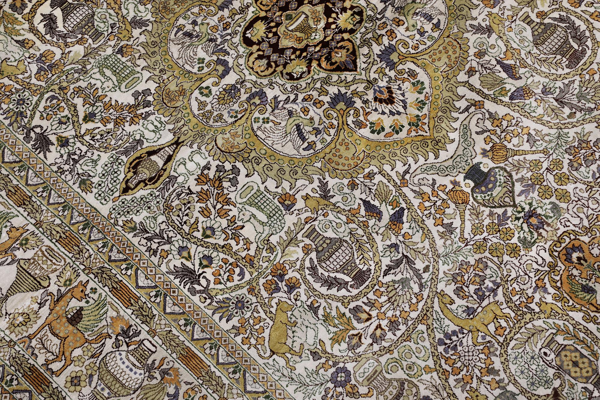Matta, orientalisk old, silke, ca 202 x 123 cm.
