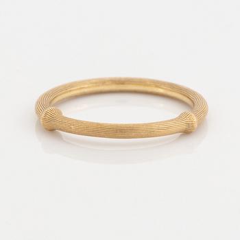 An 18K gold Ole Lynggaard ring "Nature" no 2.