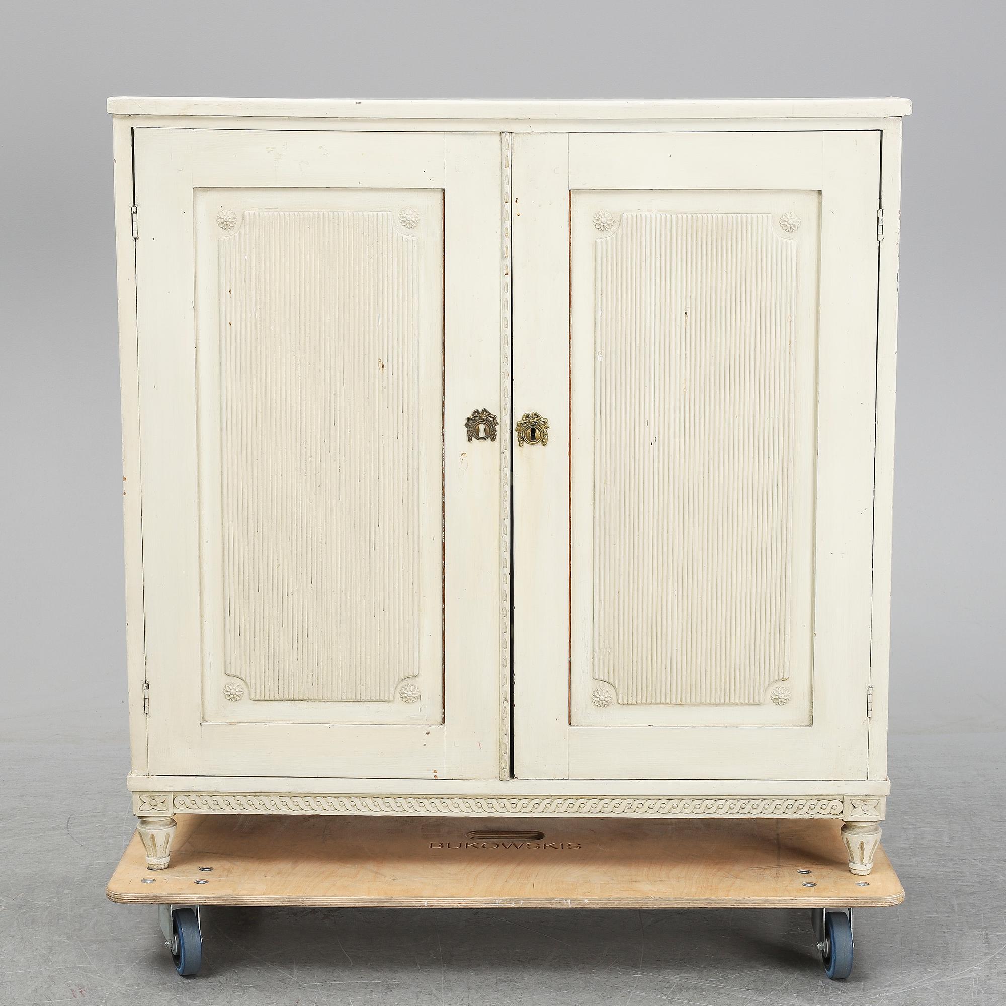 A painted Gustavian sideboard, early 19th Century.