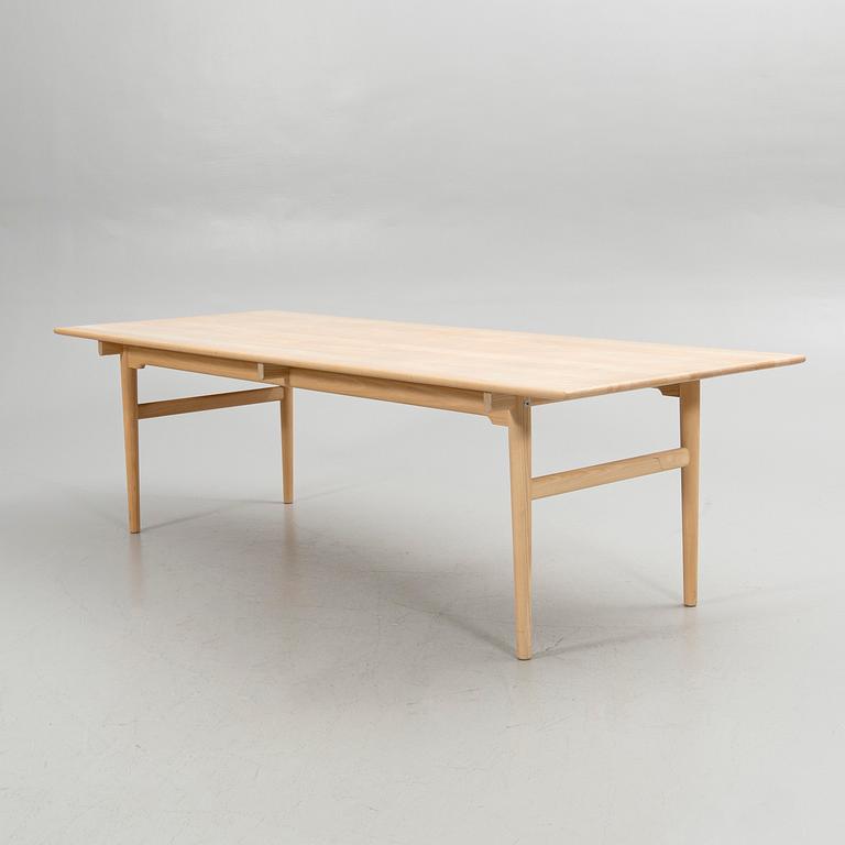 Hans J. Wegner, Matbord, "CH327", 2000-tal.