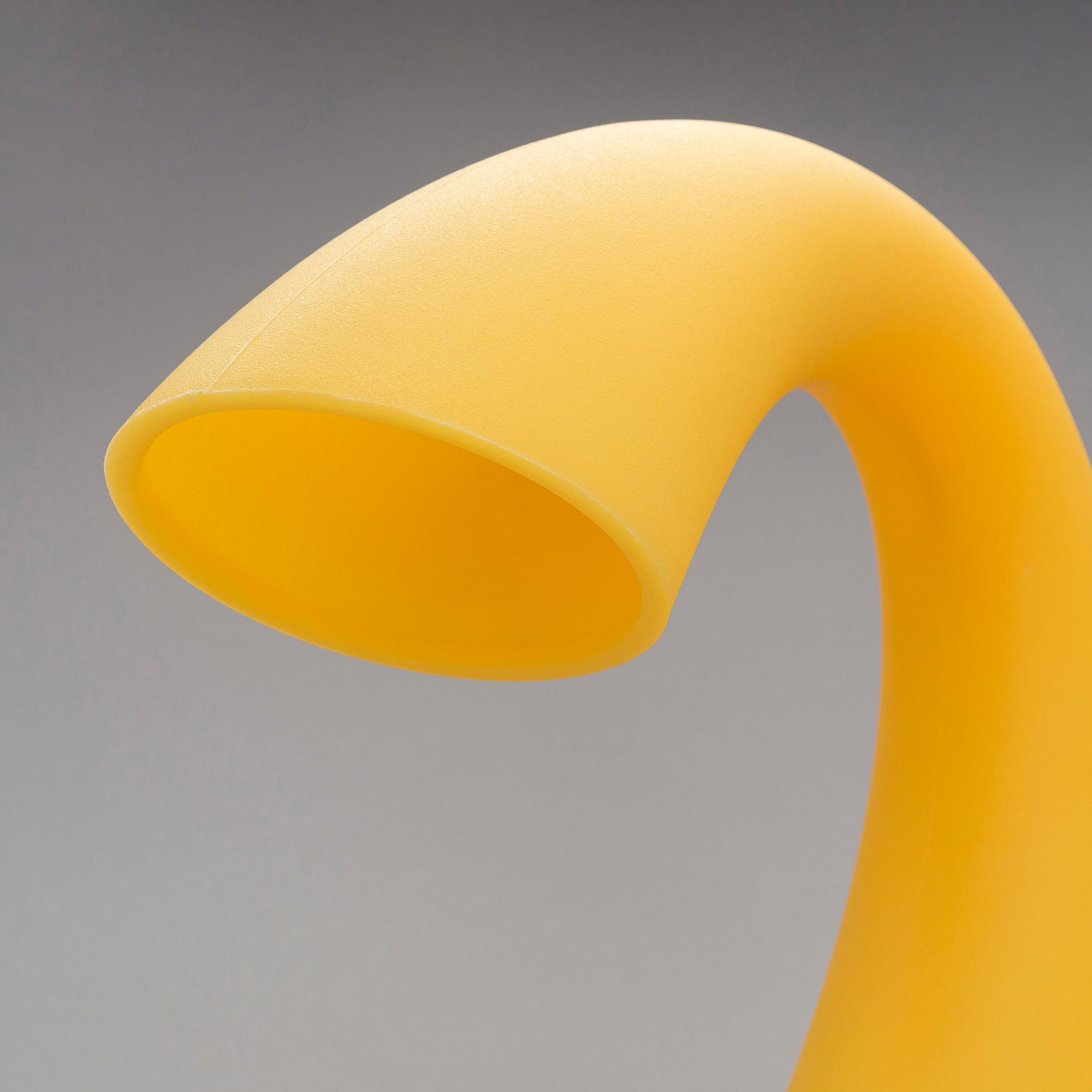 Eero Aarnio, pöytävalaisin "Swan" Melaja Oy, 2007.