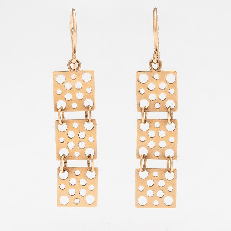 Liisa Vitali, A pair of 14K gold earrings "Pitsi". Westerback, Helsinki 1970.