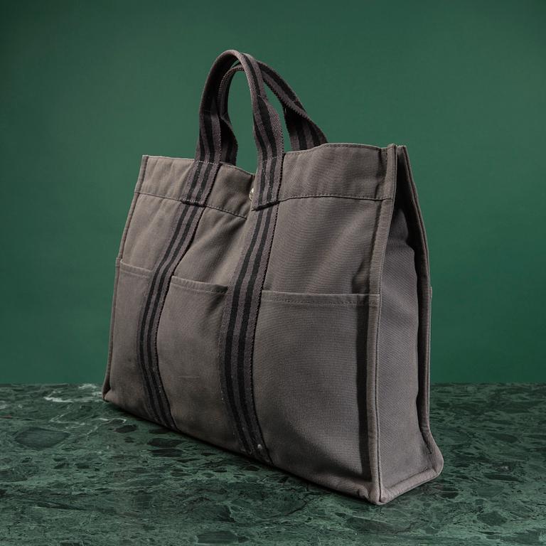 A bag "Fourre Tout", by HERMÈS.