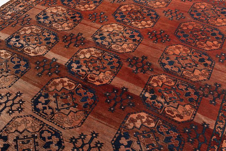 Matta, Turkmen, semiantik, ca 330 x 258 cm.