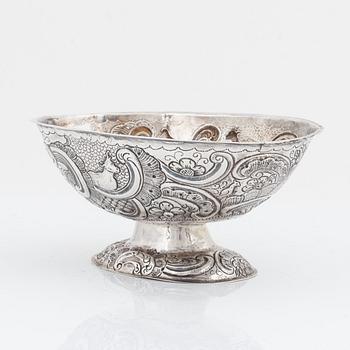 A silver bowl, second half of the 20th century.