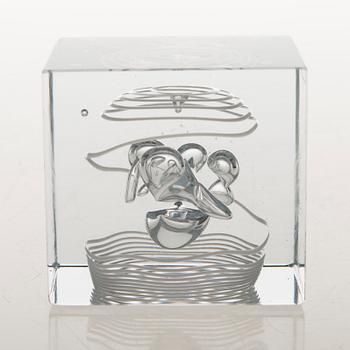 OIVA TOIKKA, A glass year cube signed Oiva Toikka Nuutajärvi 1987 and numbered 50/2000.
