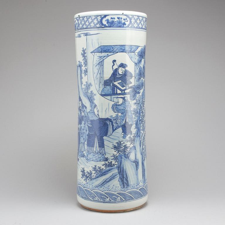 A large Chinese blue and white vase, 20th century.