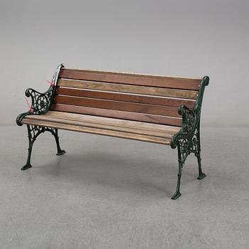 A tennis-/gardenbench, GLTK Gothenburg.