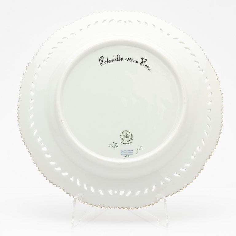 Royal Copenhagen, Plate, "Flora Danica", 1969-1974.