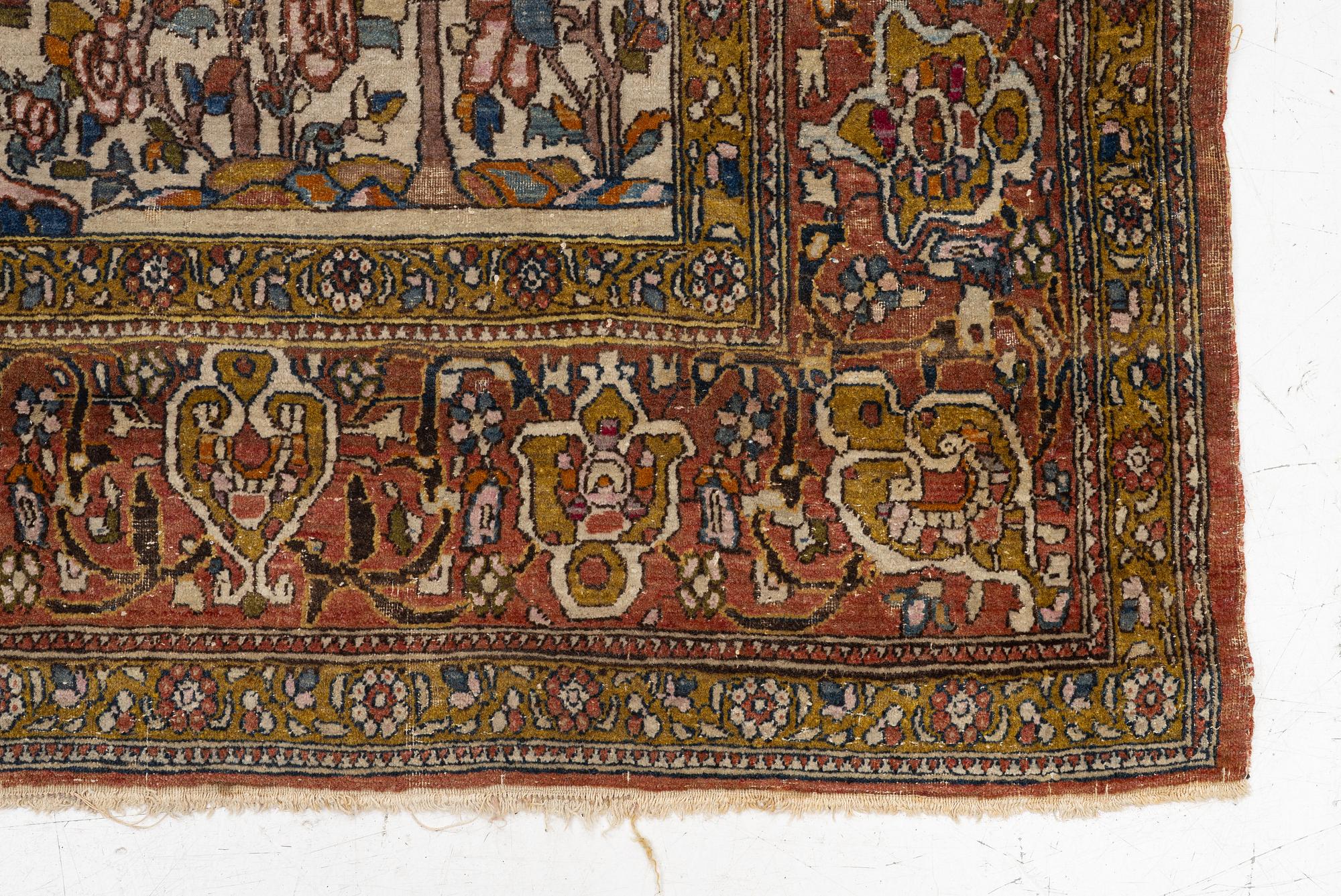 Rug, antique Isfahan, central Isfahan, c. 209 x 143 cm.