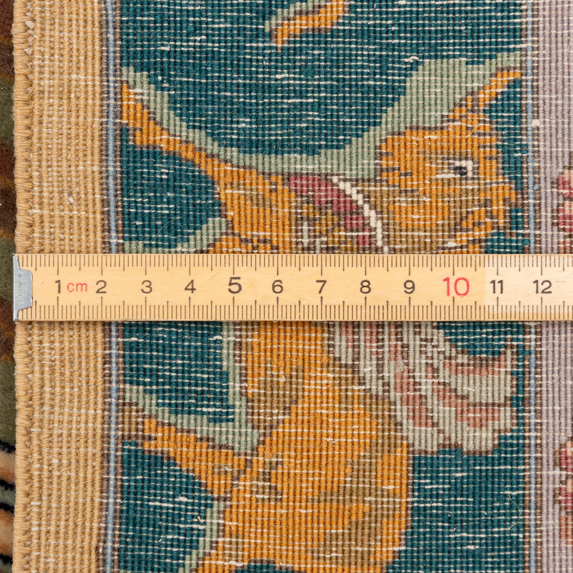 Carpet, Tabriz, figural, approx. 260 x 180 cm.