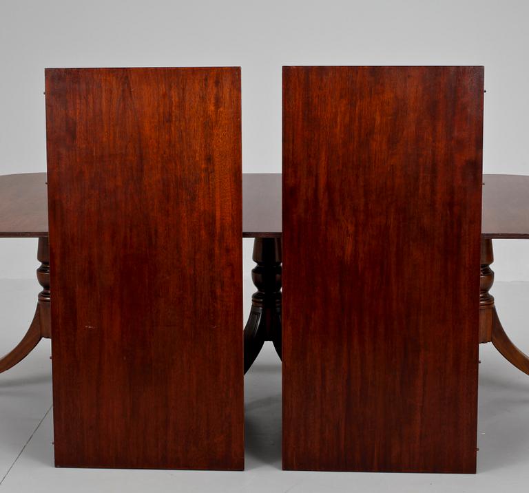 MATBORD, engelsk stil, brickmärkt Redman & Hales Ltd, Hatfield Peverel, Chelmsford Essex, 1900-talets mitt.