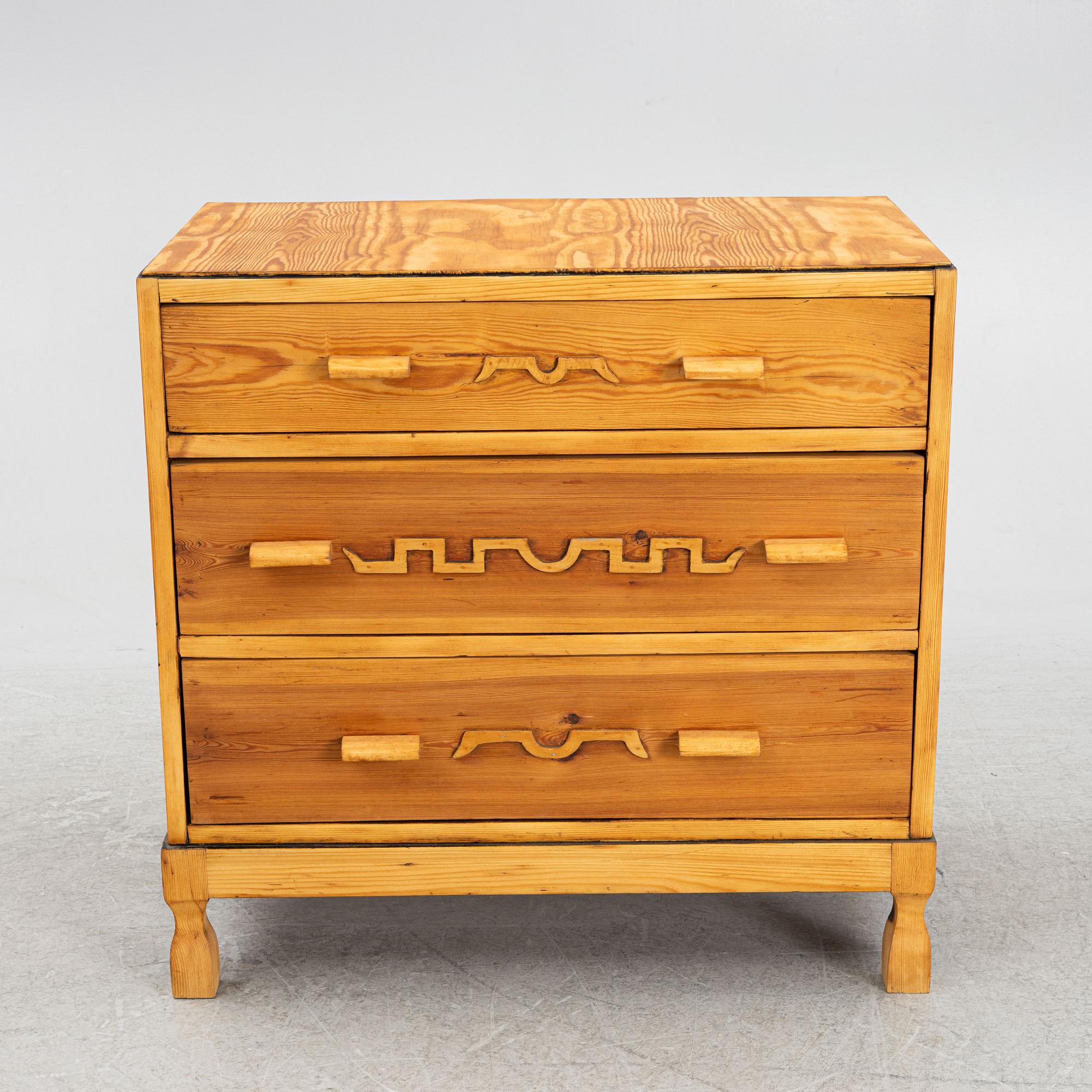 A chest of drawers, 1930's/40's.