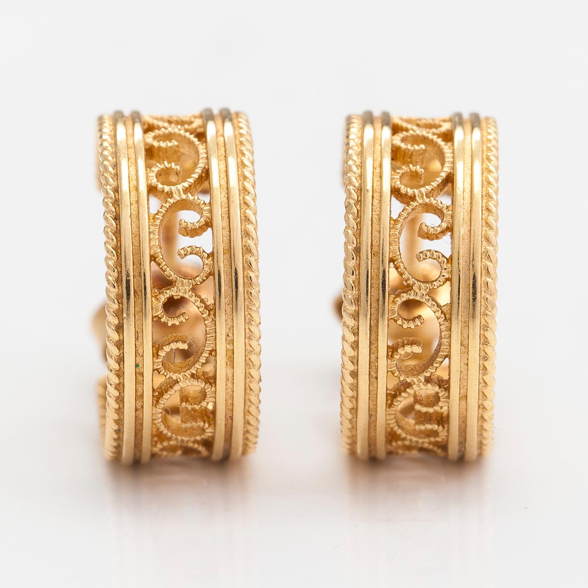 Örhängen, "Filigran", 18K guld, Kalevala koru, Helsingfors.