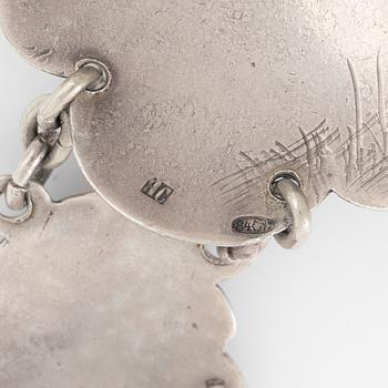 Skärp samt hänge, silver, omkring år 1900.