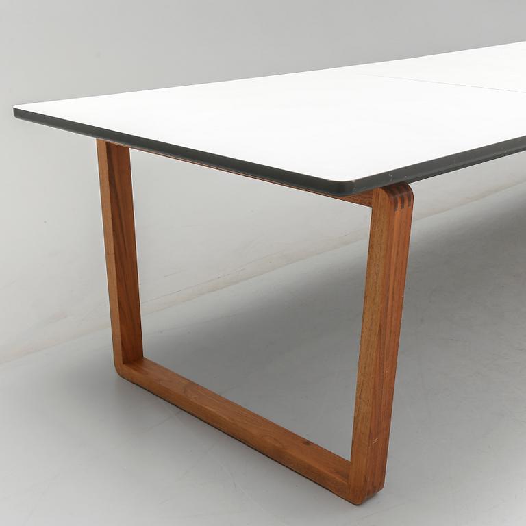 GLISMAND & RÜDIGER, matbord, "DT 20" från Bolia.