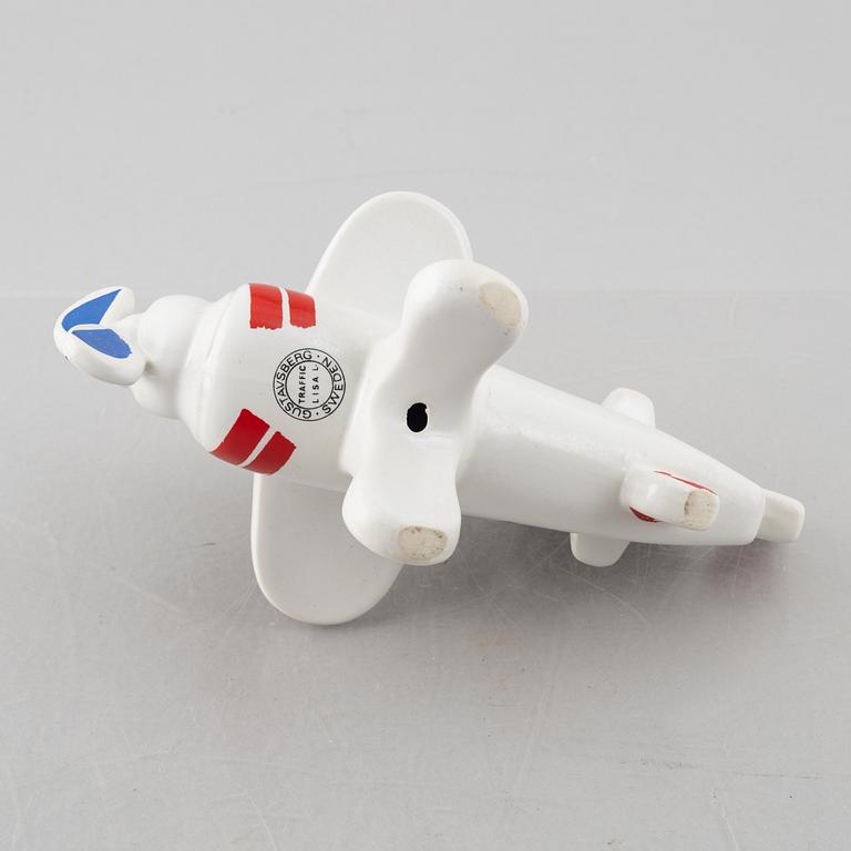 Lisa Larson, figurin, stengods, "Flygplan", ur serien "Traffic", Gustavsberg 1971-73.