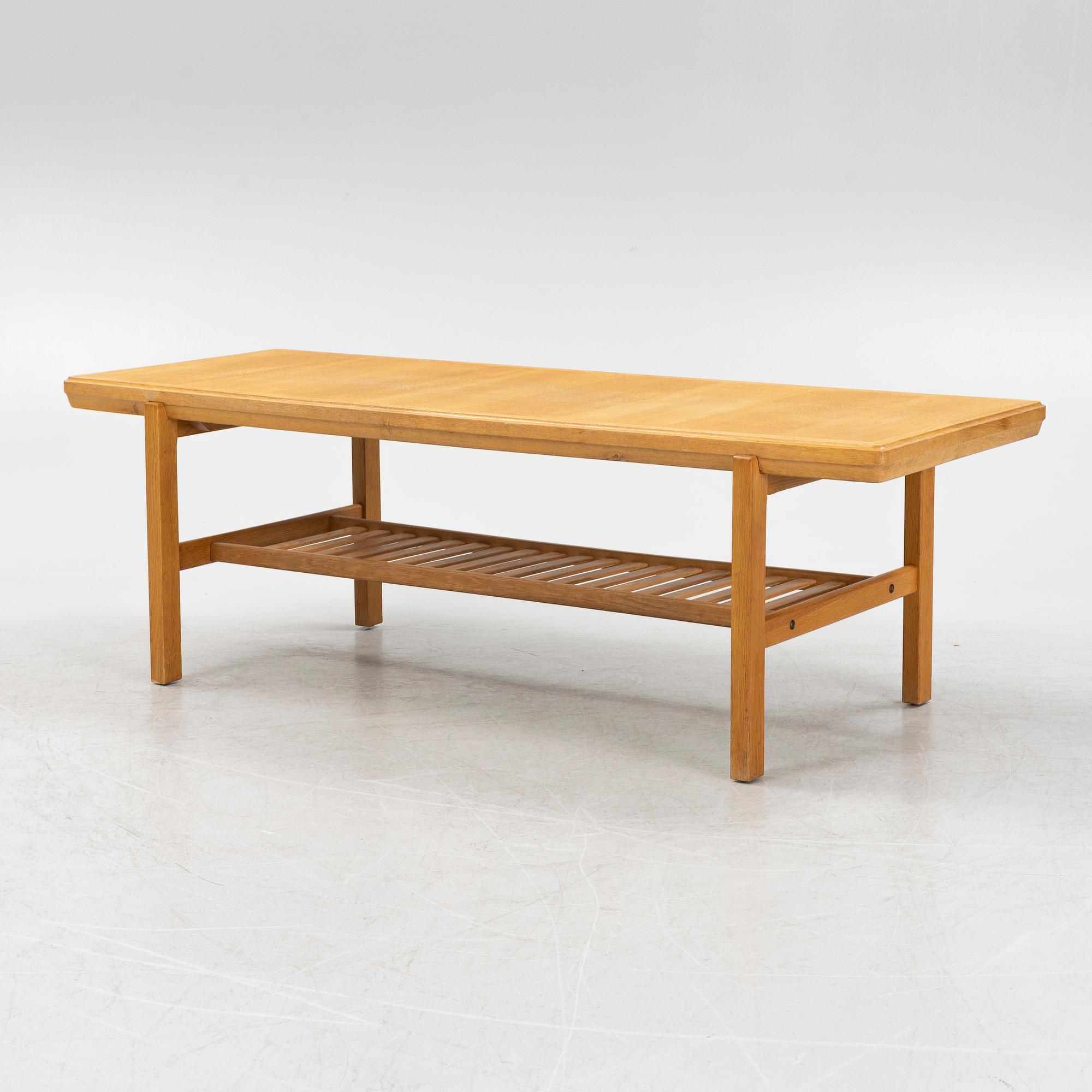 A mid 20th century coffee table.