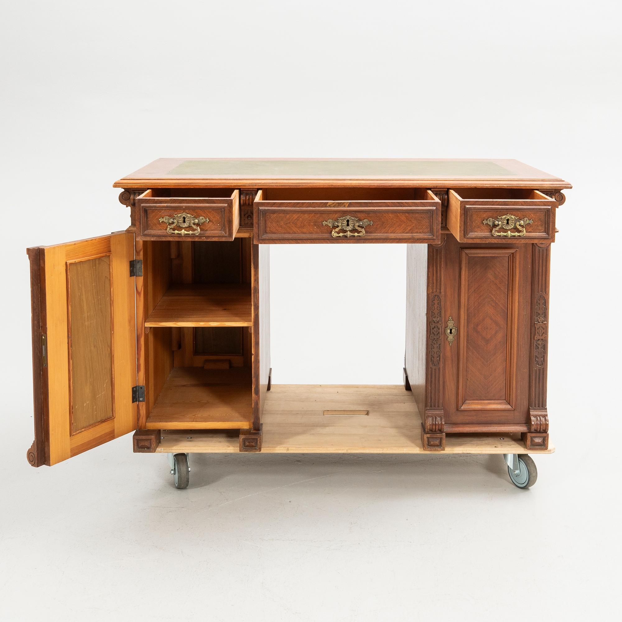 Desk, England, second half of the 20th century.