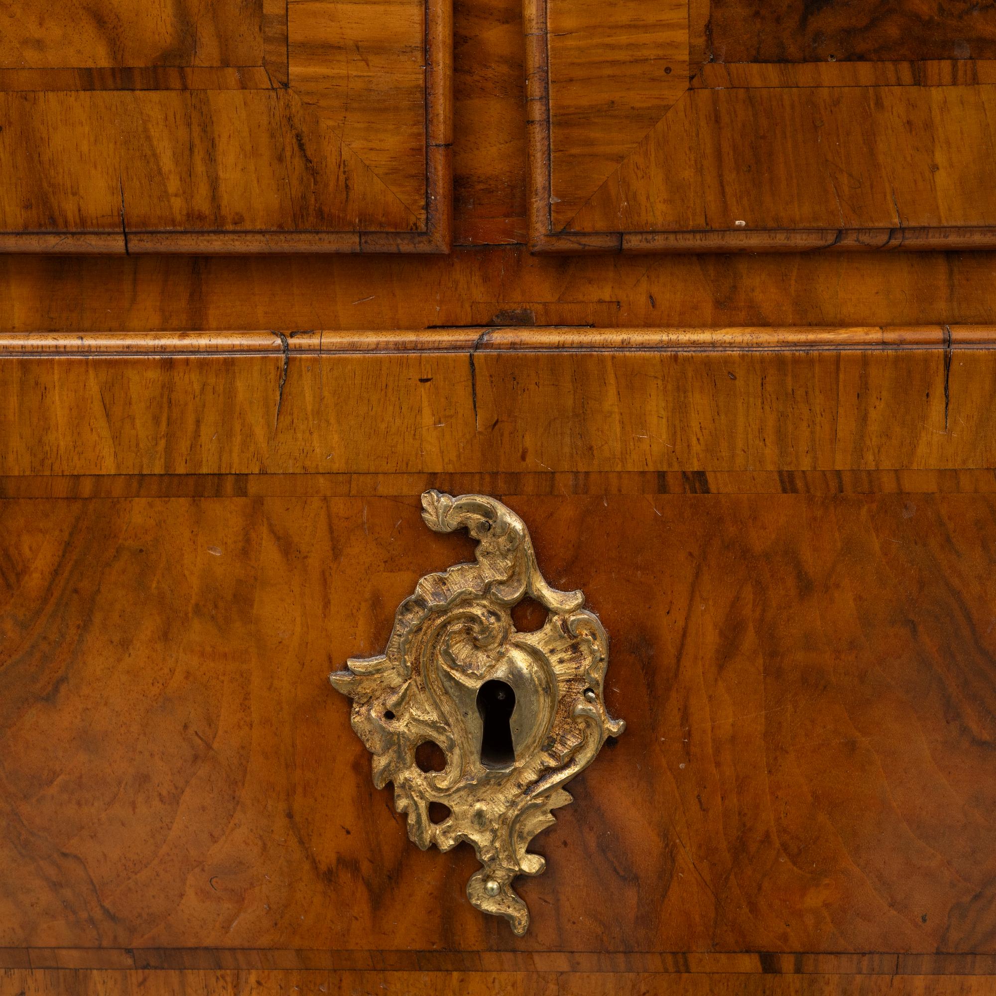 Salsskåp, 1700-talets andra hälft. Rokoko.