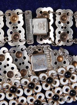 COLLIER samt ARMBAND, sterlingsilver och emalj, Willy Winnaess, David-Andersen, Norge, 1950-tal.