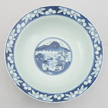 A blue and white porcelain vase and a pair of bowls, China, 19th-20th century.