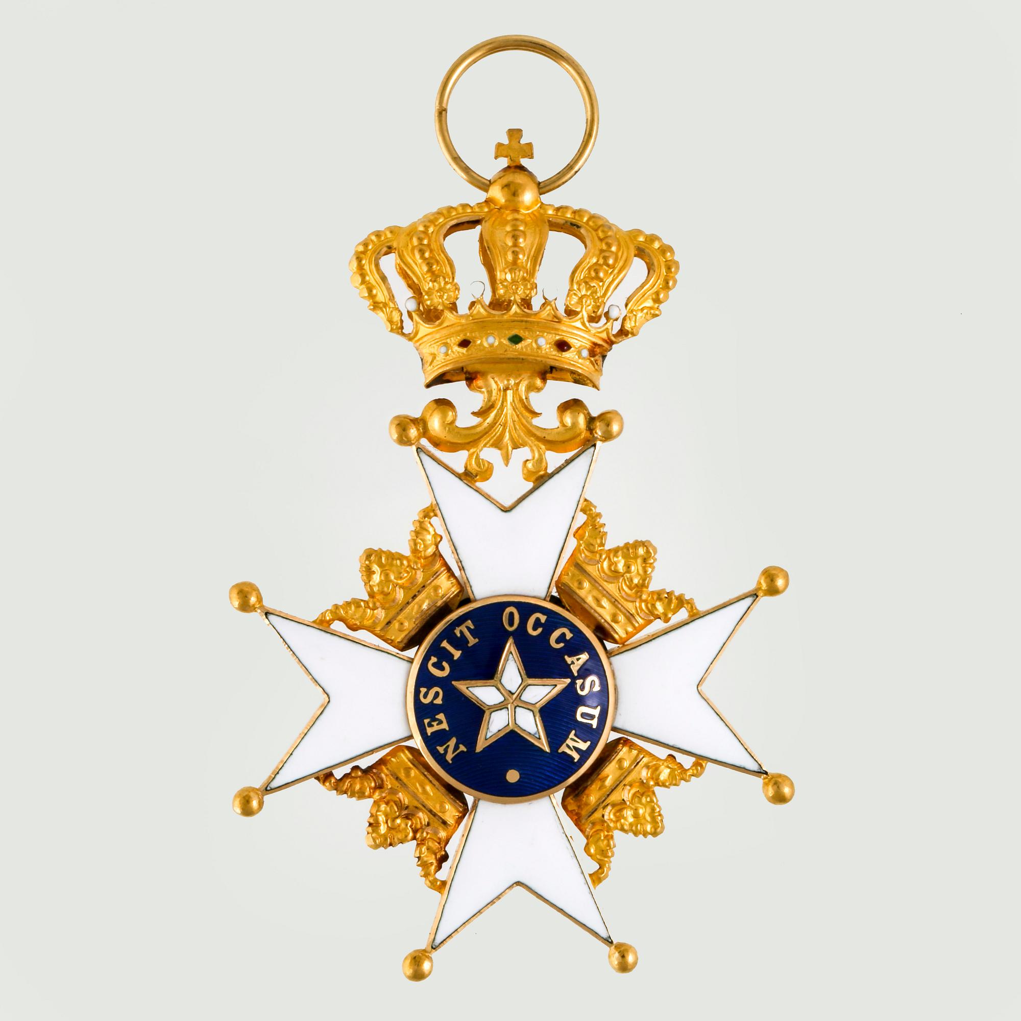 Royal Order of the Polar star. 18K gold and enamel, 1970.