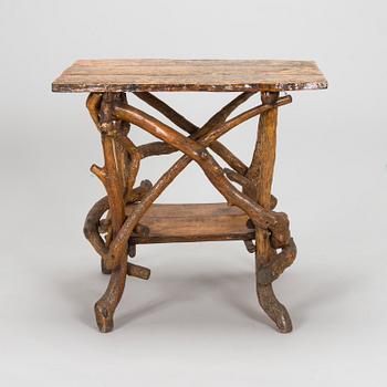 Pöytä ja tuolipari, 1900-luvun alkupuoli.