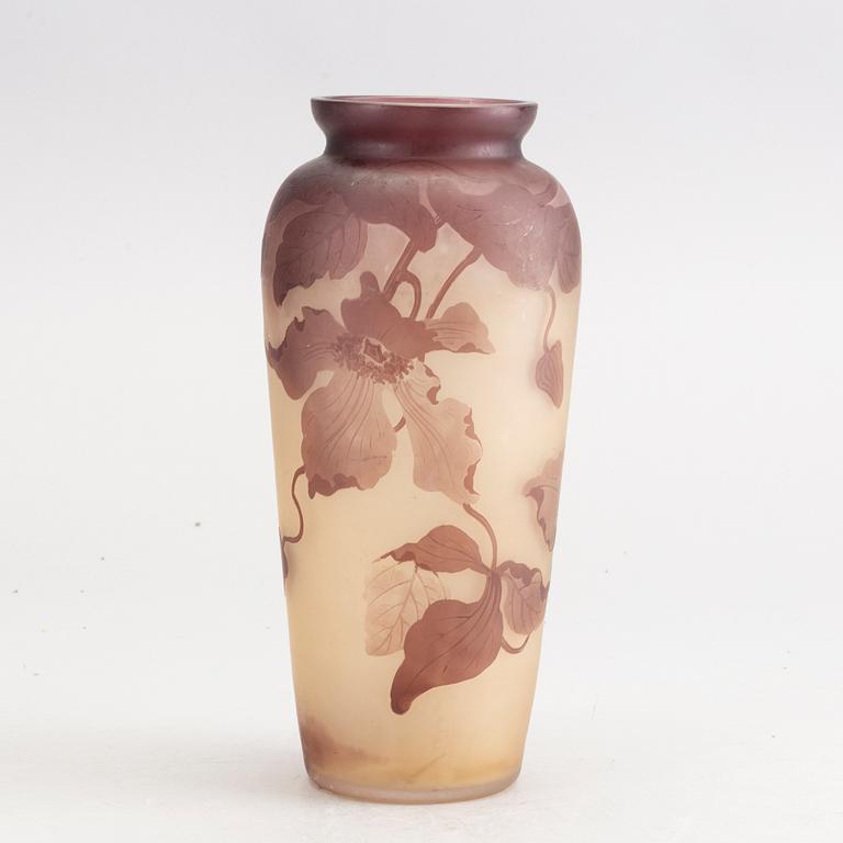 A VAL SAINT LAMBERT GLASS VASE.