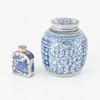 SEven pieces of blue and white porcelain, China, Qing dynasty, 18th-19th century.