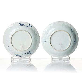 A matched set of six blue and white dishes, Qing dynasty, Kangxi (1662-1722).