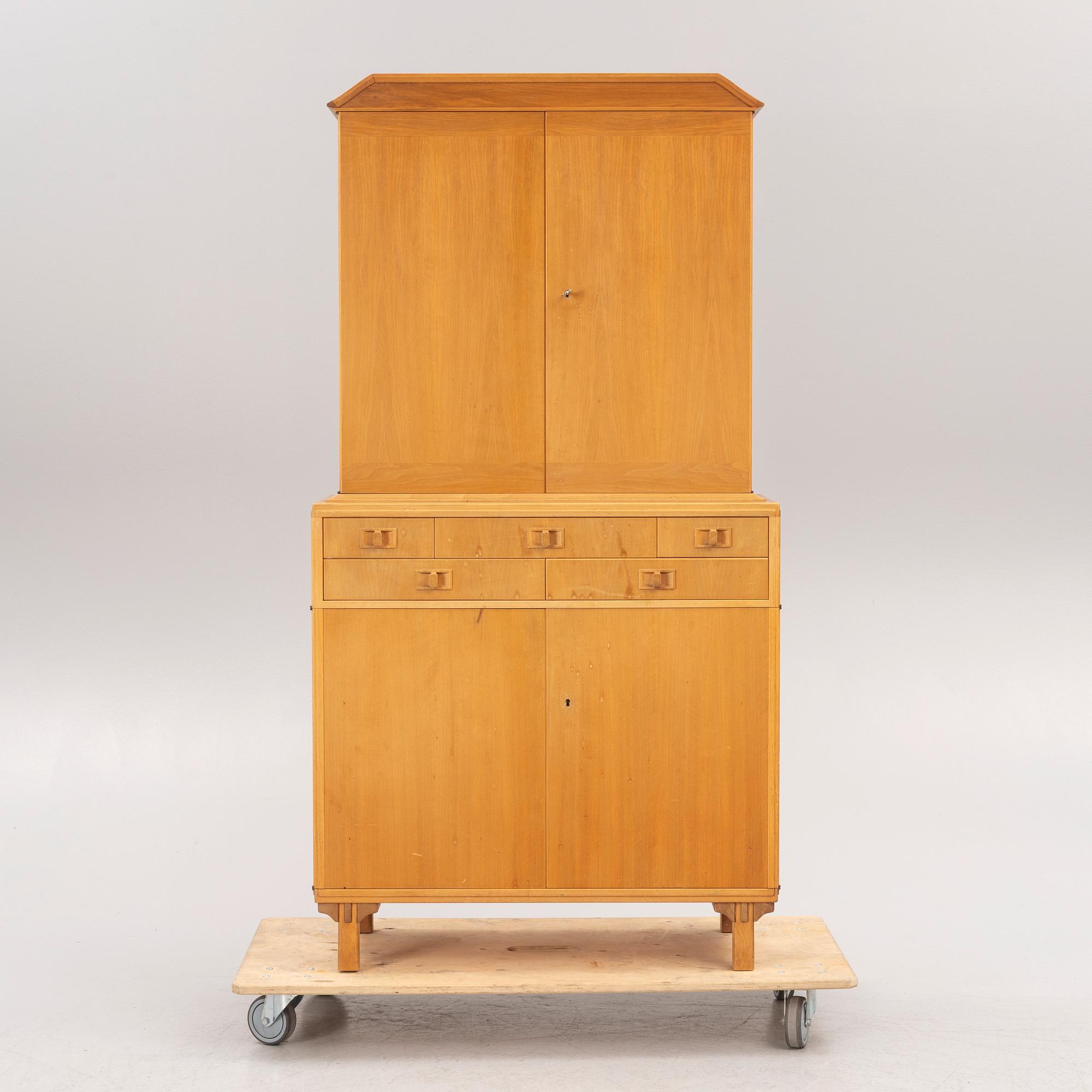 Carl Malmsten, skåp, "Mittens rike", 1900-talets andra hälft.