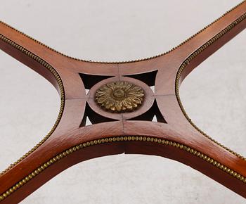 BORD, gustaviansk stil, 1900-talets första hälft.