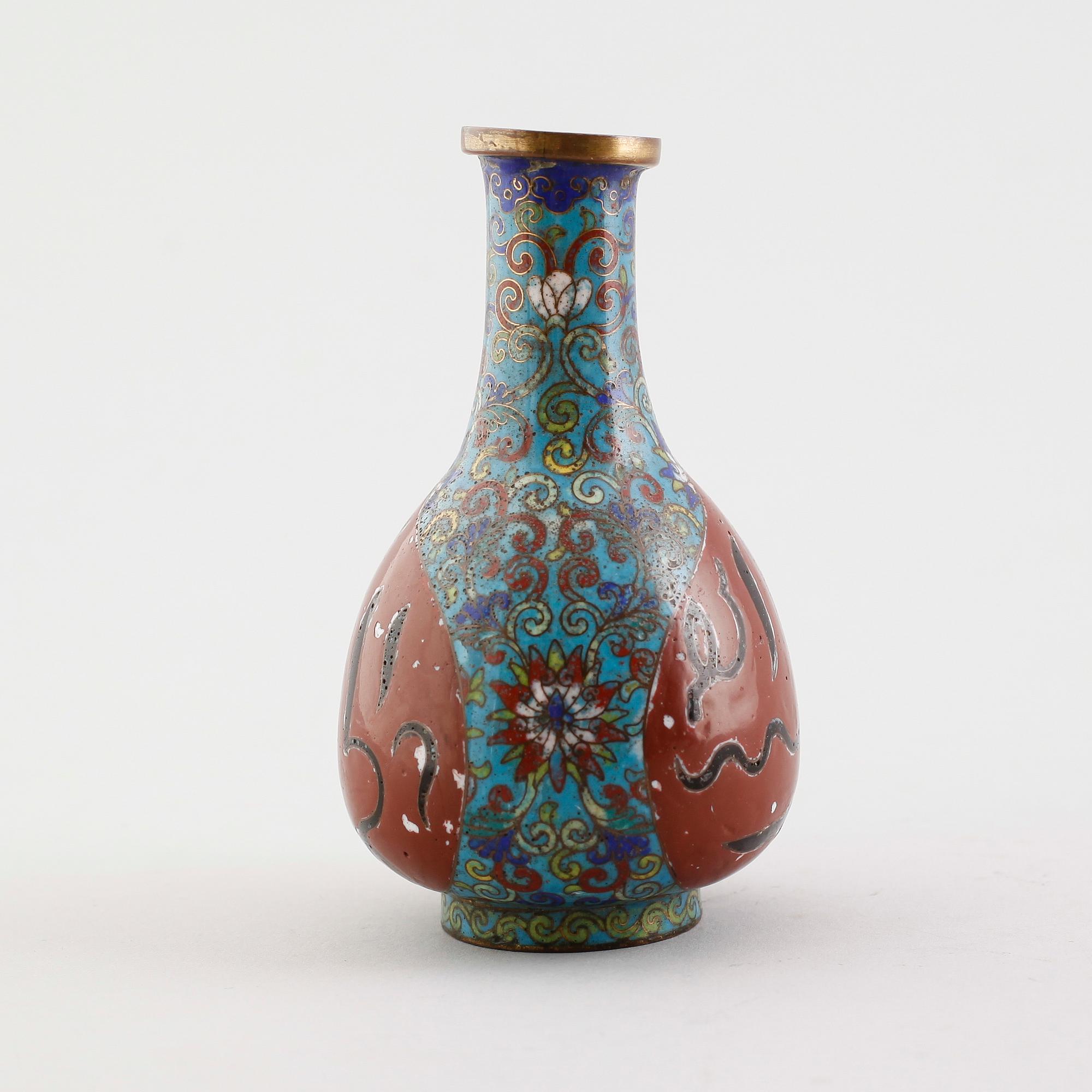 VAS, cloisonné, Kina, 1900-tal.