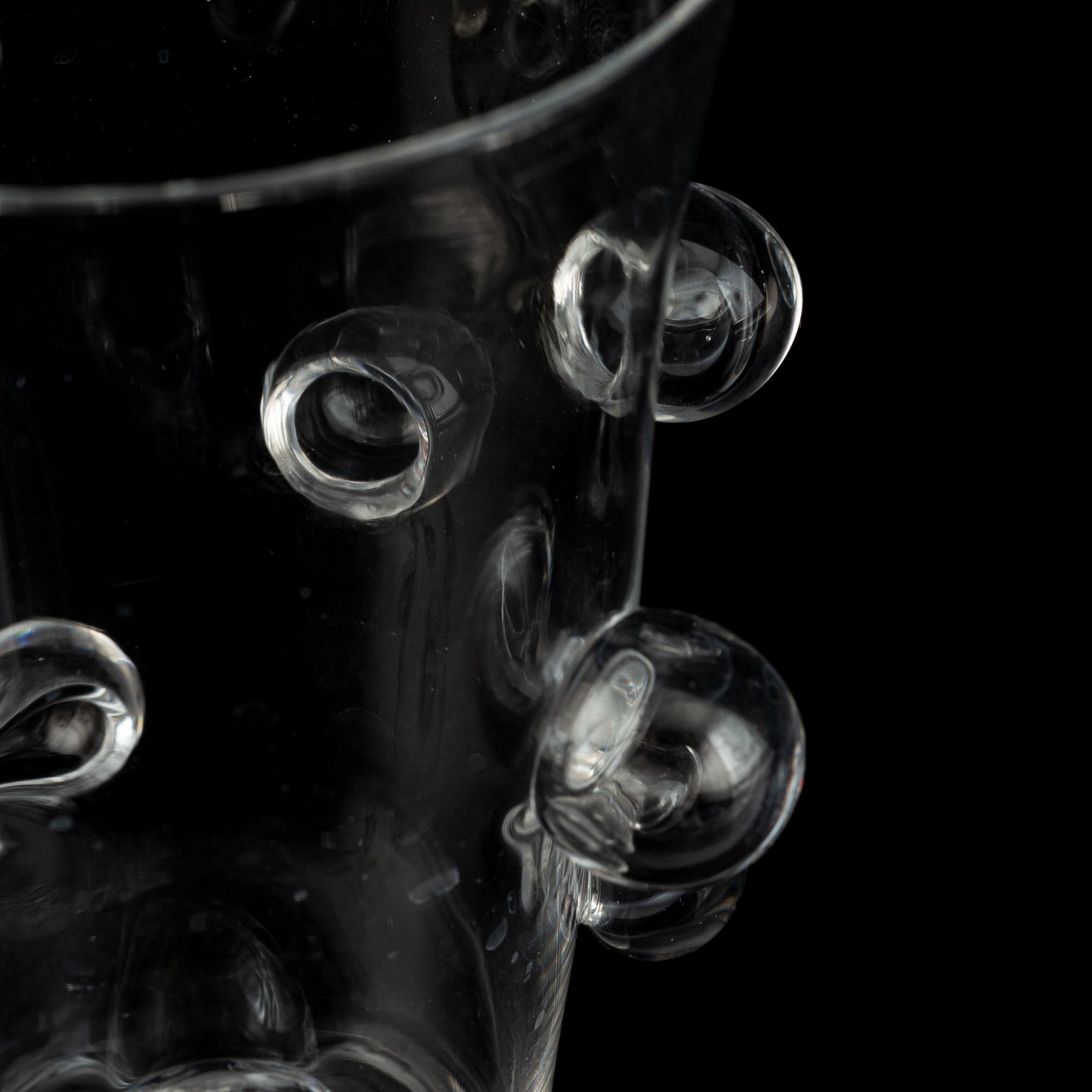 Mårten Medbo, glas, två stycken, signerad.