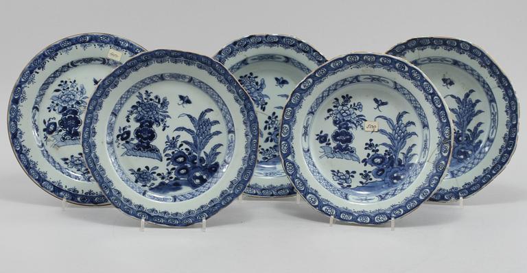TALLRIKAR, 5 st, porslin, Kina, 1700/1800-tal.