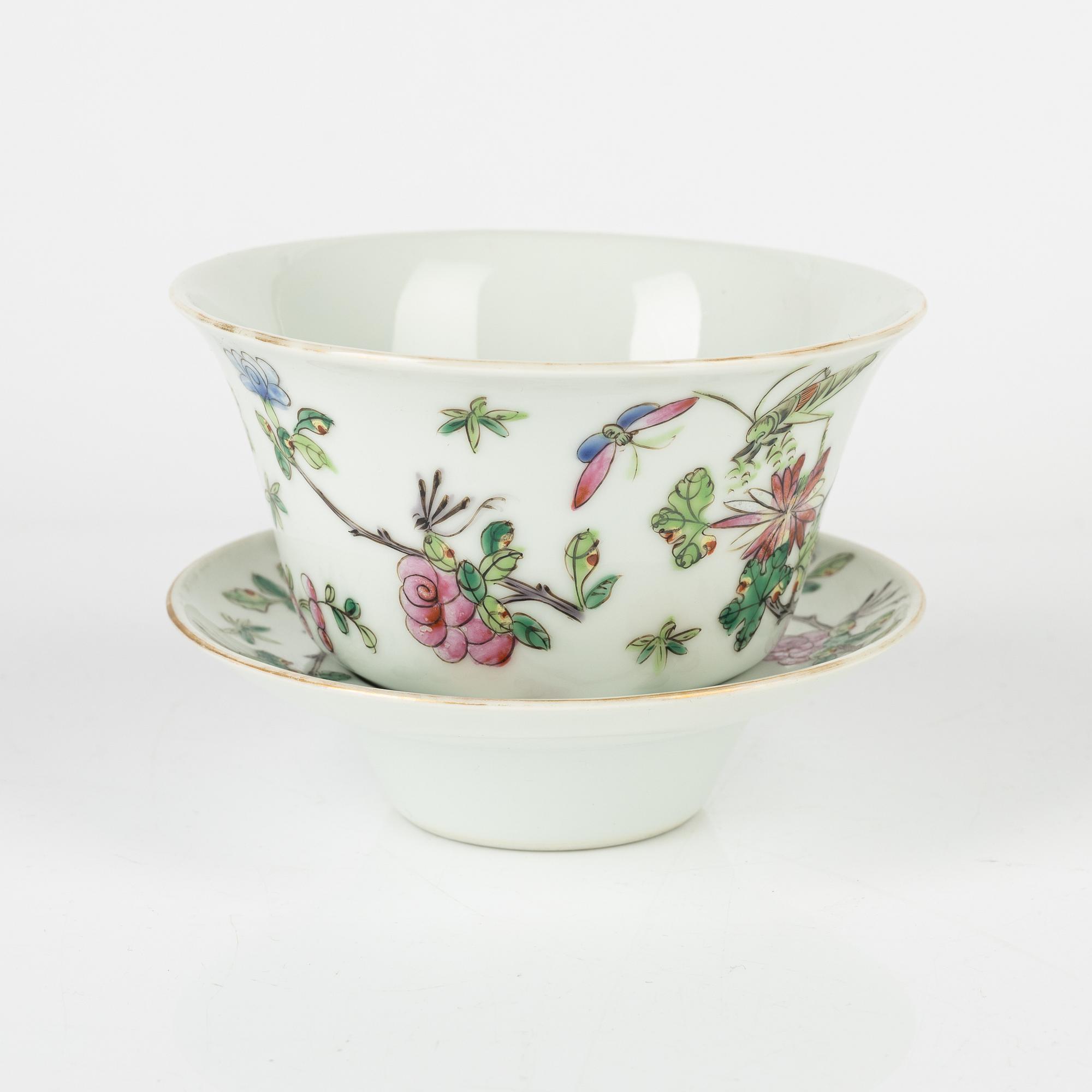 A porcelain cup with stand, late Qing dynasty, with Jiaqing mark.