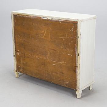 A late 18th century Gustavian chest of drawer.