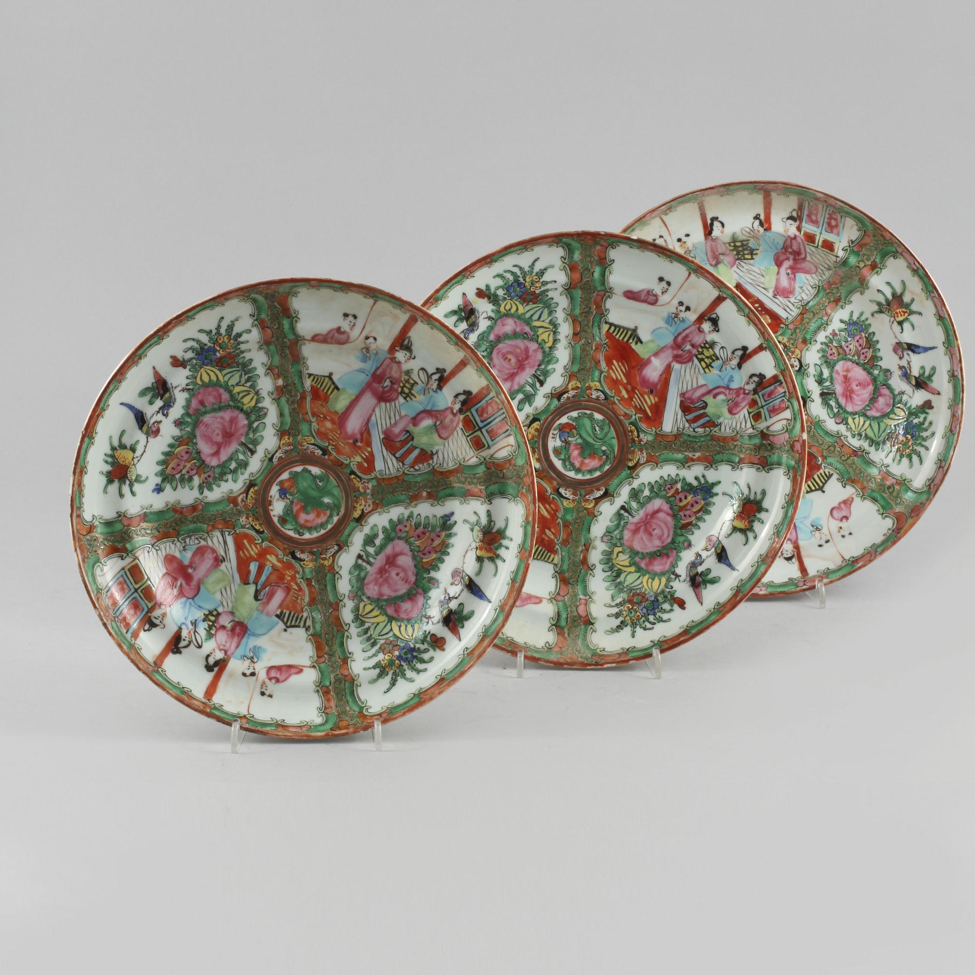 TALLRIKAR, 3 st, porslin, Kanton, Kina, omkring sekelskiftet 1900.